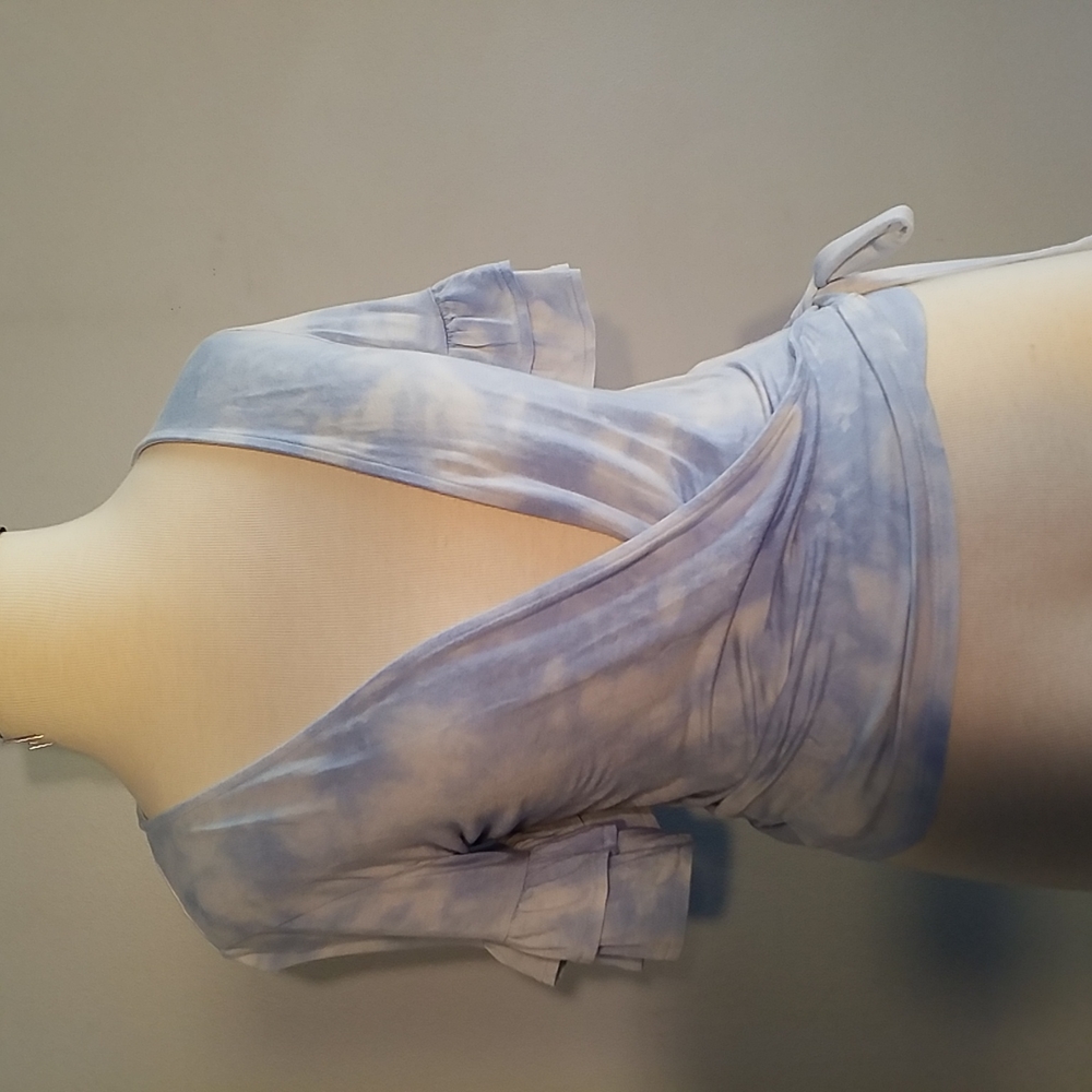 3/$25 AMERICAN EAGLE Soft & Sexy WRAP TIE TOP S Blue Cloud Tie-dye ruffle Sleeve